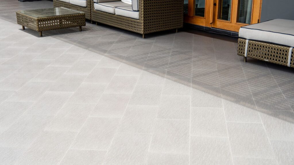 Carrelage sur terrasse extérieure